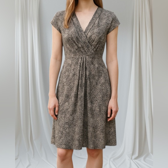 Animal print dress size Medium, short sleeves - Picture 1 of 8